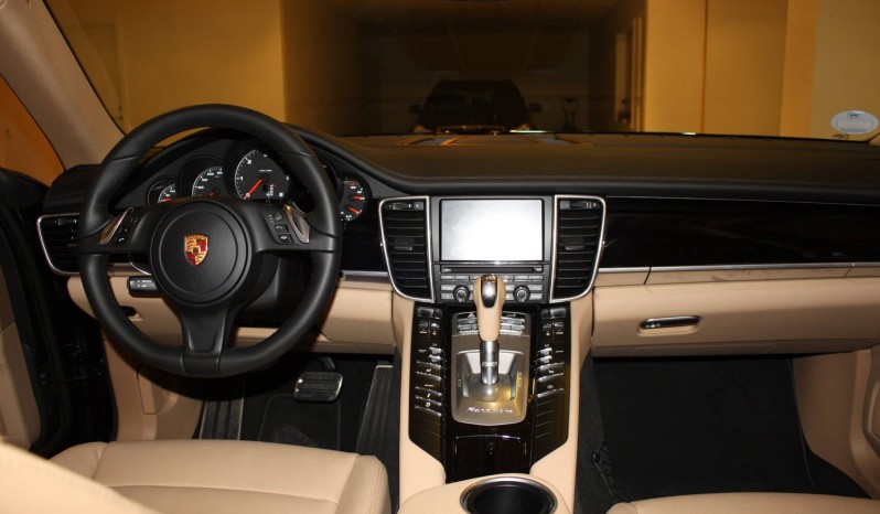 Porsche Panamera Diesel full