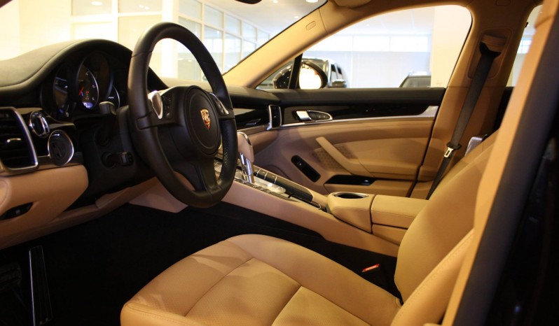 Porsche Panamera Diesel full