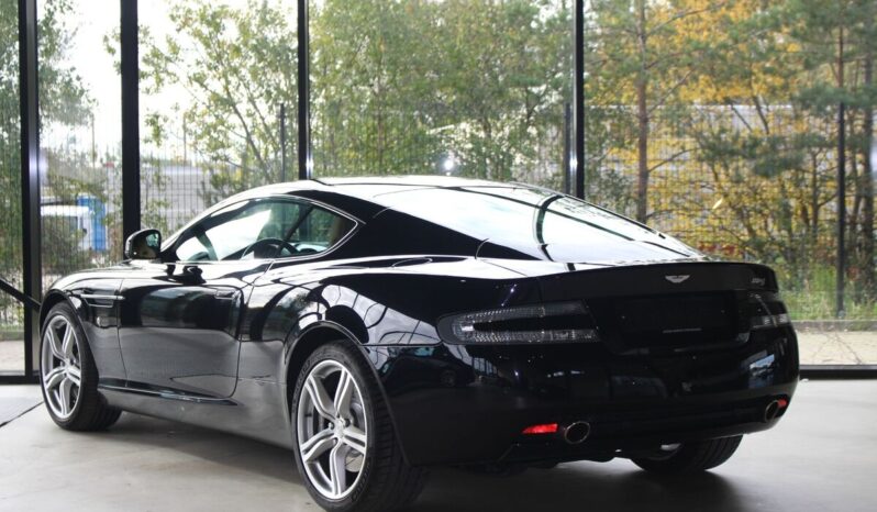 Aston Martin DB9 full