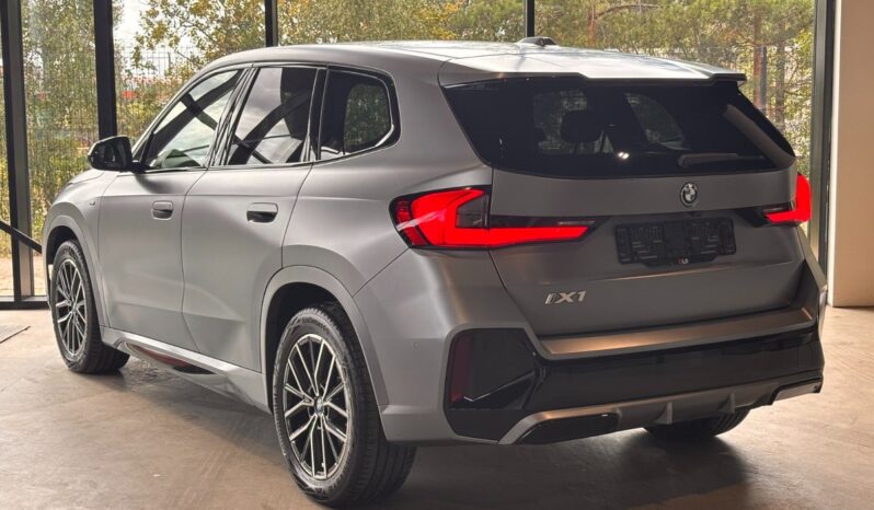BMW iX1 xDrive30 M-Sport full