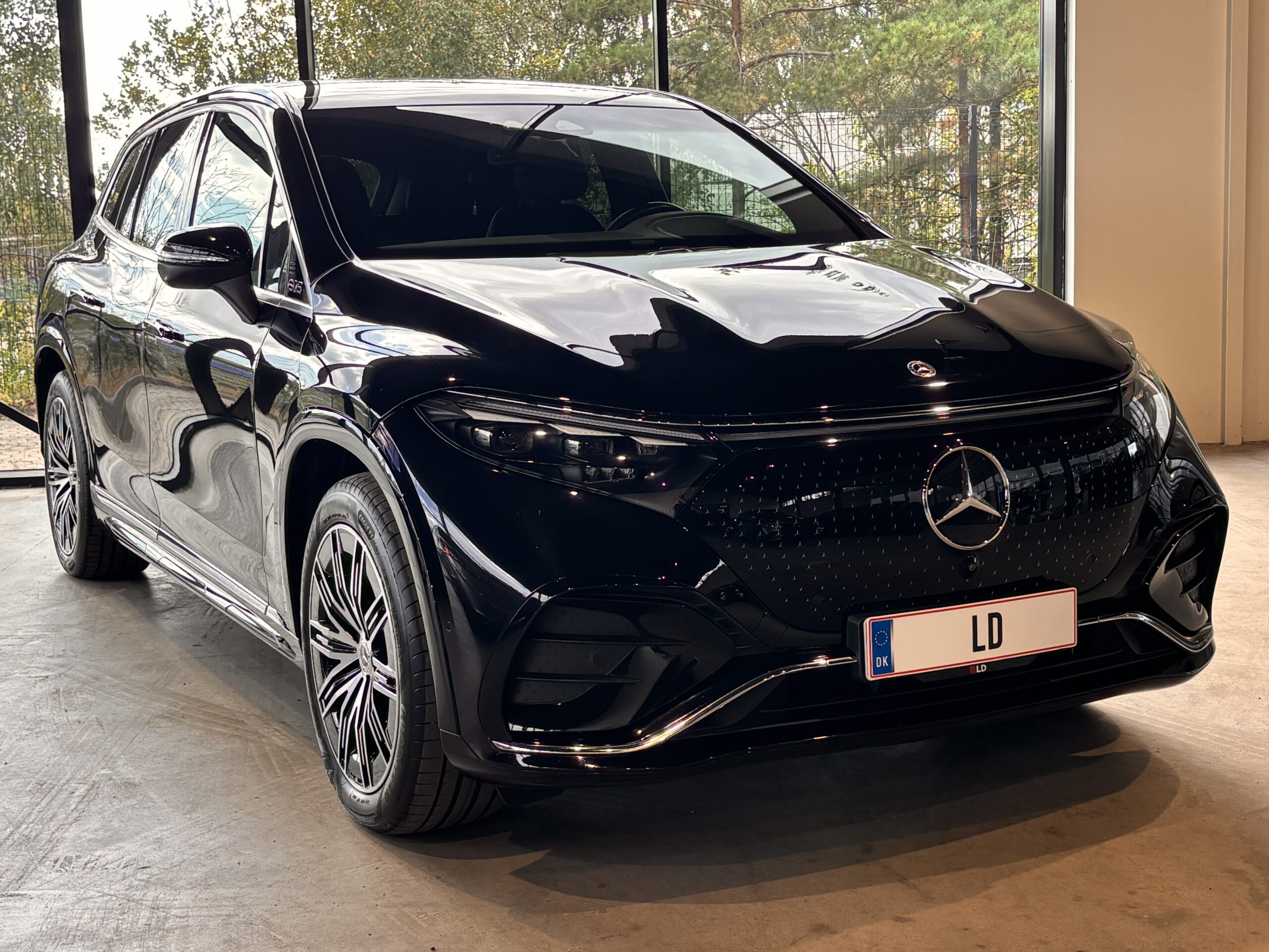 Mercedes EQS450+ SUV