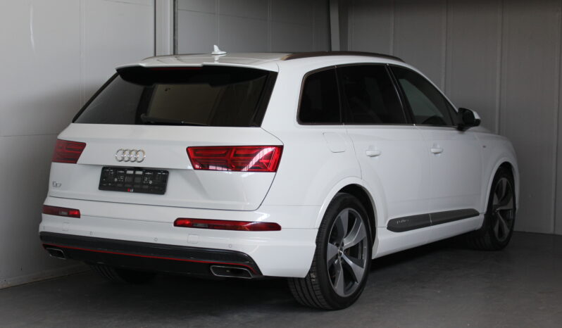Audi Q7 3,0 TDI S-line full