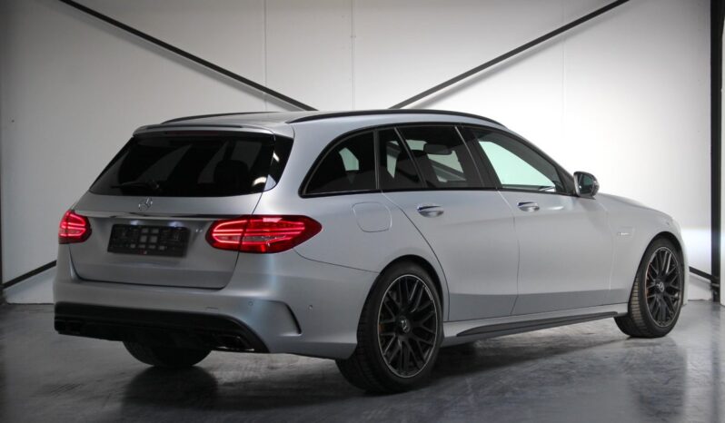 Mercedes C63 S 4,0 AMG full
