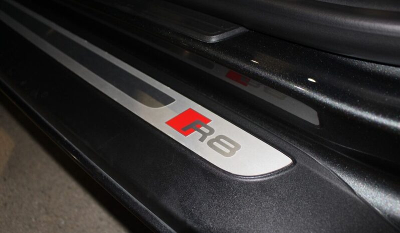 AUDI R8 4, 2 V8 COUPÉ full