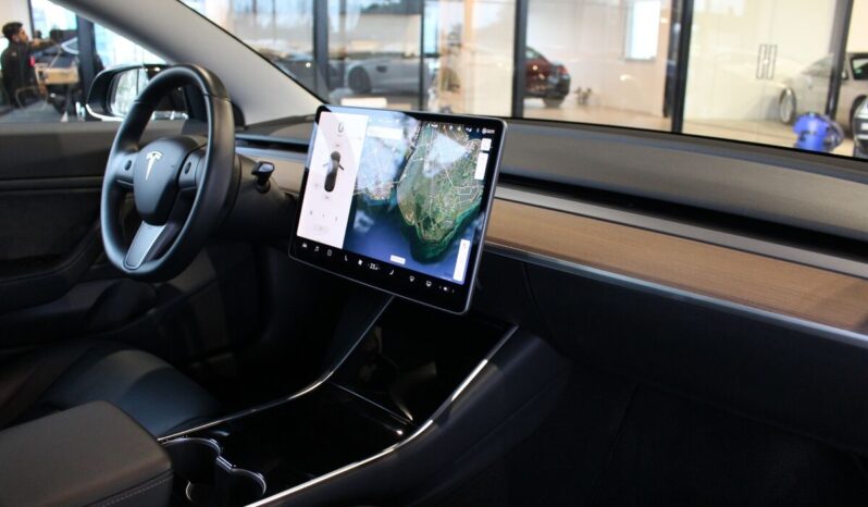 TESLA MODEL 3 LONG RANGE AWD full