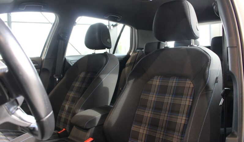 VW GOLF VII GTE full